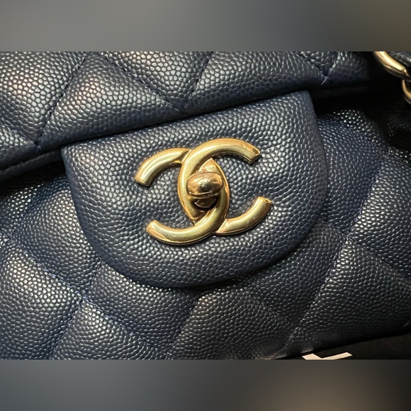 CHANEL classic double flap JUMBO caviar NAVY leather bag - Picture 4 of 16